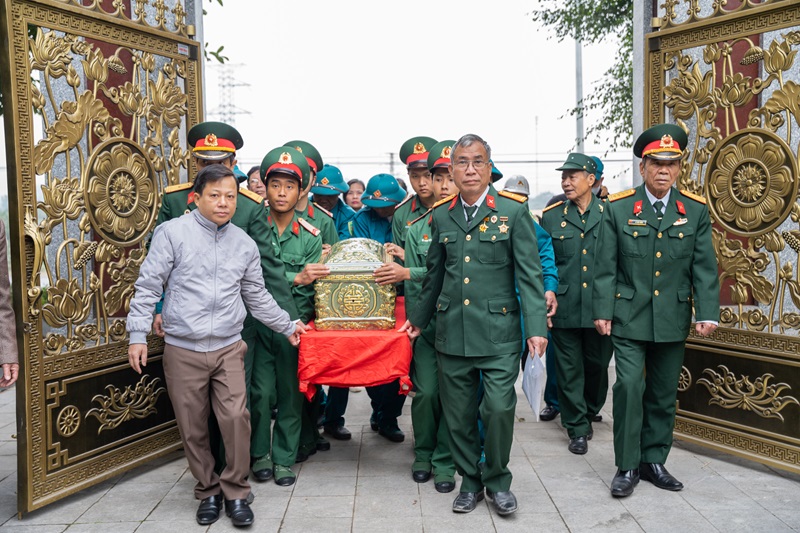 Lễ đón nhận và an táng hài cốt m88 cá cược thể thao trực tuyến Mai