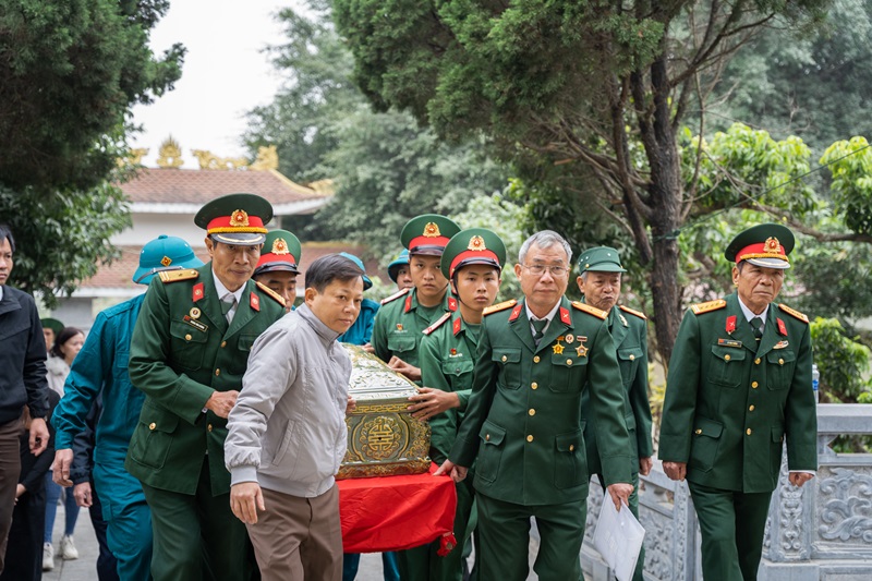 Lễ đón nhận và an táng hài cốt m88 cá cược thể thao trực tuyến Mai