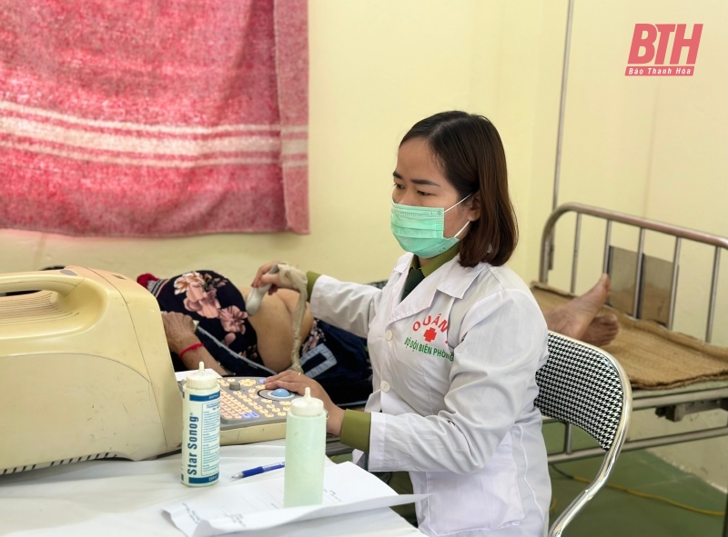 Quân y Biên phòng Thanh m m88 khám bệnh miễn phí cho người dân biên giới