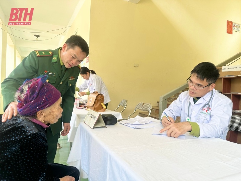 Quân y Biên phòng Thanh m m88 khám bệnh miễn phí cho người dân biên giới