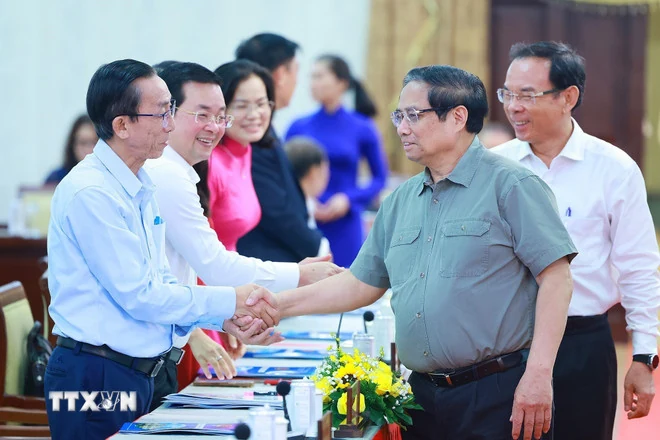 Thủ tướng: Kiên quyết không để sai chồng sai trong xử lý vướng mắc các dự án