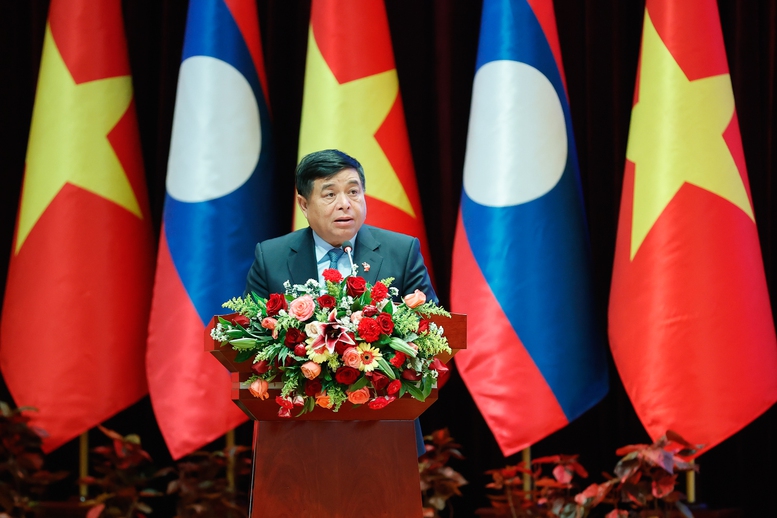 Thủ tướng Chính phủ: Tình đoàn kết đặc biệt Việt Nam - Lào có ý nghĩa quyết định