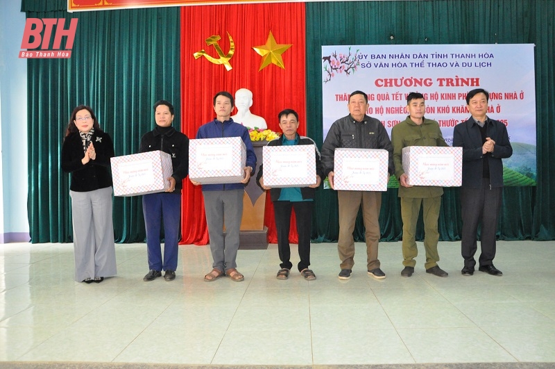 Sở Văn hóa, Thể thao và Du lịch tặng quà tết và hỗ trợ xây nhà cho hộ nghèo xã Thành Sơn