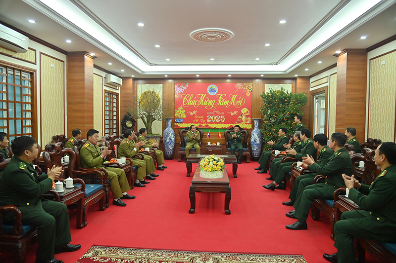 Ban Chỉ huy An ninh tỉnh Hủa Phăn (Lào) thăm, chúc Tết Bộ đội Biên phòng tỉnh link vào m88 mới nhất