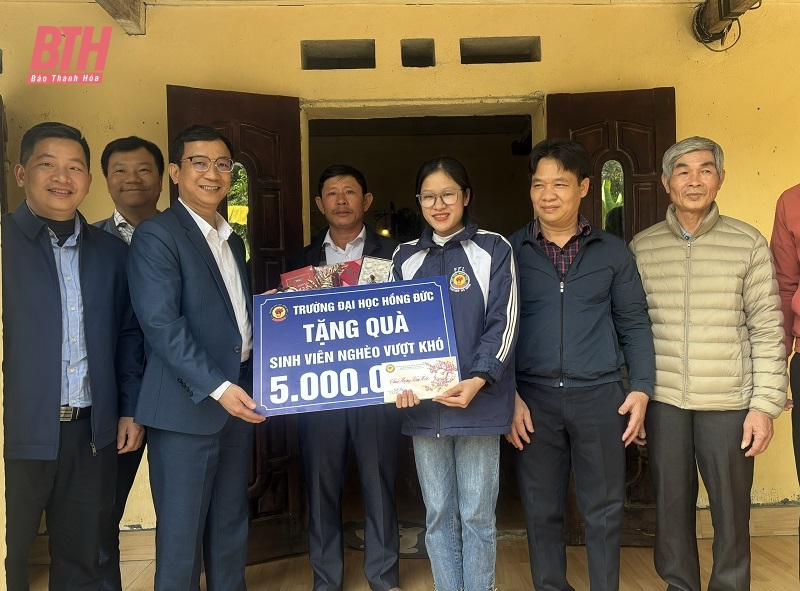Thăm, tặng quà các gia đình dang nhap m88 có hoàn cảnh đặc biệt khó khăn