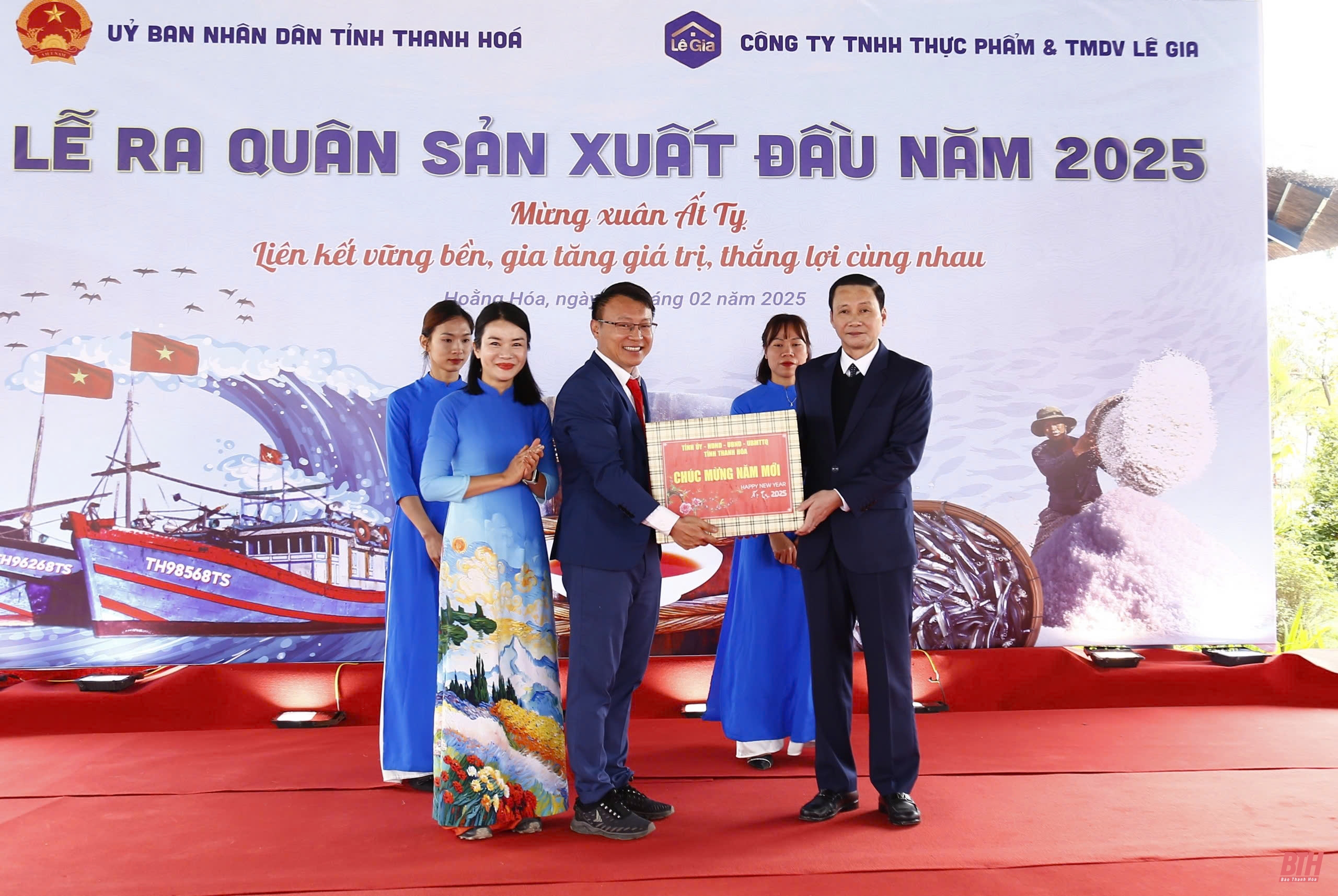 Chủ tịch UBND tỉnh Đỗ Minh Tuấn dự lễ ra quân sản xuất đầu năm tại m88 link mới nhất TNHH Thực phẩm và Thương mại dịch vụ Lê Gia