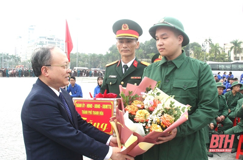 Tổ quốc gọi... chúng tôi lên đường