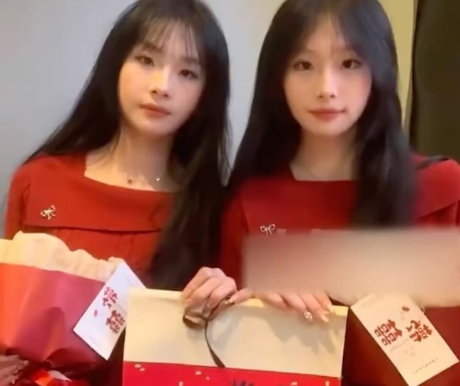 Hai cặp song sinh tổ chức lễ đính m m88 chung, thu hút 4 triệu lượt xem trực tuyến