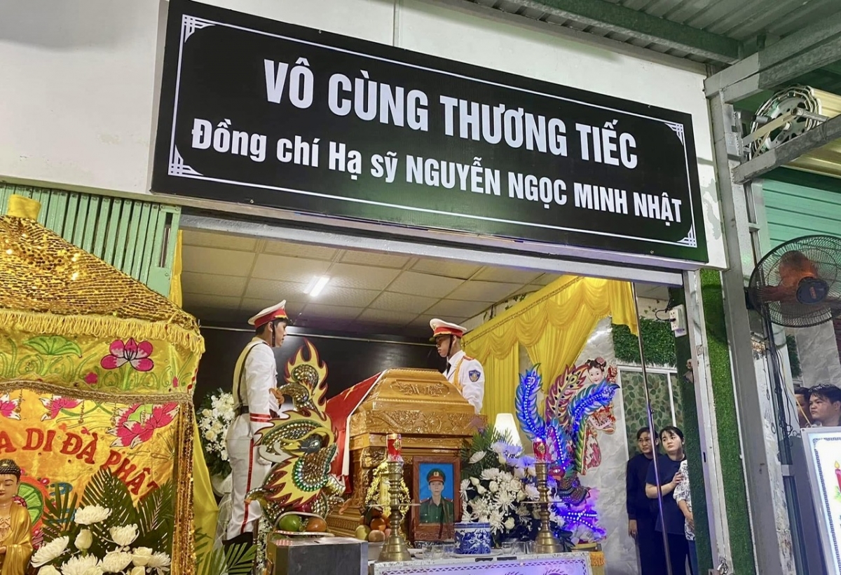 Thăng hàm vượt link vào m88 bhki cho hạ sĩ cảnh sát cơ động hy sinh khi đang làm nhiệm vụ