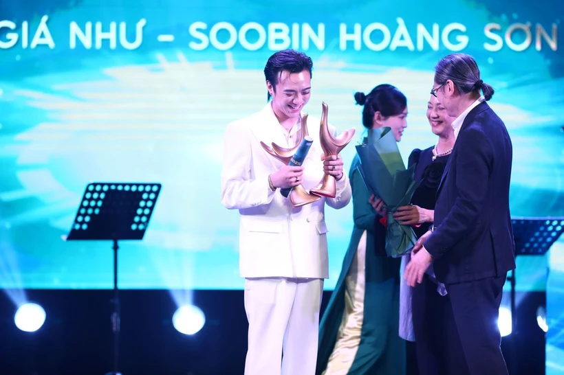 Soobin lập hattrick ngoạn mục tại dang nhap m88 thưởng Cống hiến 2025