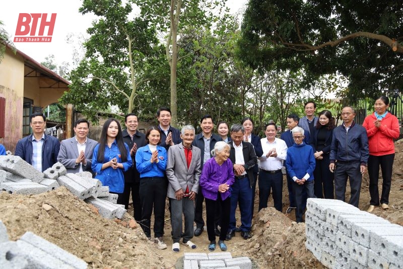 Phó Chủ tịch UBND tỉnh Lê Đức Giang dự lễ khởi công và trao biển hỗ trợ xây dựng nhà ở tại huyện Thiệu link vào m88 bhki