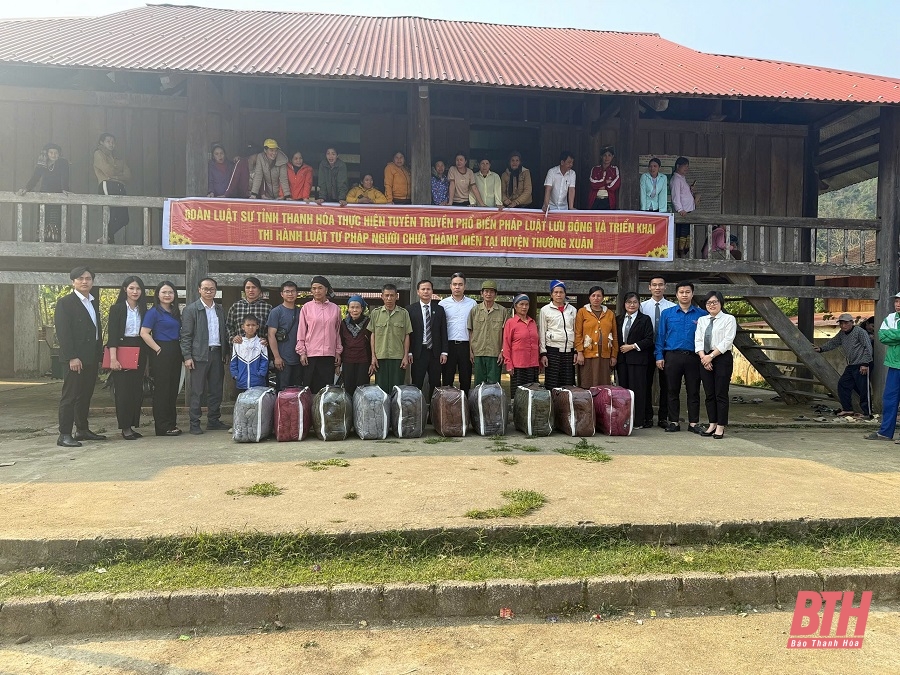 Đoàn Luật sư tỉnh Thanh Hóa tuyên truyền pháp luật, trợ giúp pháp lý miễn phí cho người dân xã Bát Mọt