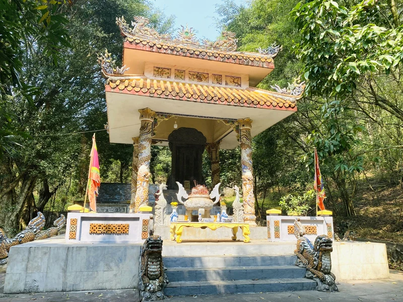 Những nẻo về nguồn cội