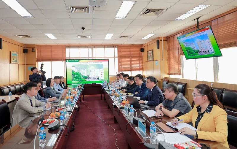 Dược phẩm Tâm Bình hợp tác toàn diện với Học viện Y - Dược học cổ truyền Việt Nam