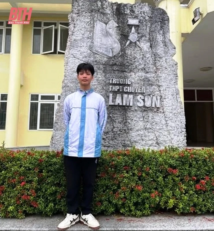 Học sinh Trường THPT Chuyên Lam Sơn giành vé dự Kỳ thi Olympic Tin học quốc tế khu vực Châu Á - Thái Bình Dương