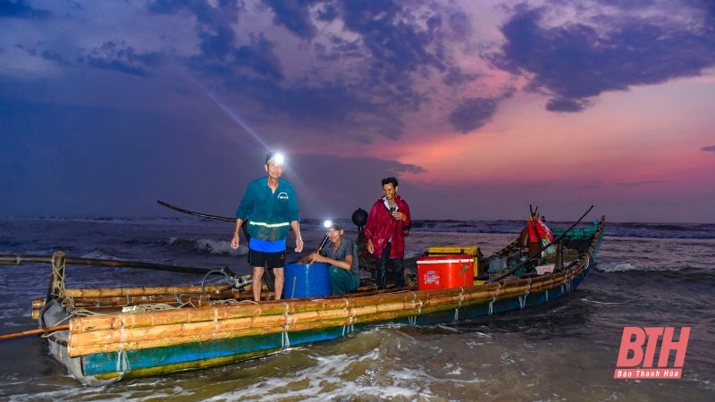 Vượt sóng vươn khơi, giữ hồn biển cả