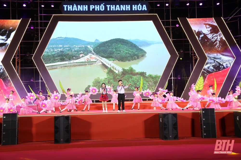 Chương trình nghệ thuật “60 năm - Bản hùng ca m m88”