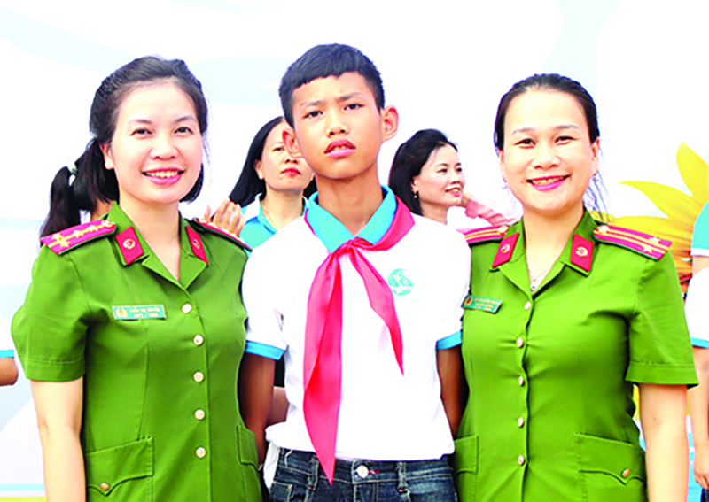 “Mẹ đỡ đầu” - Điểm vao m88 đời éo le