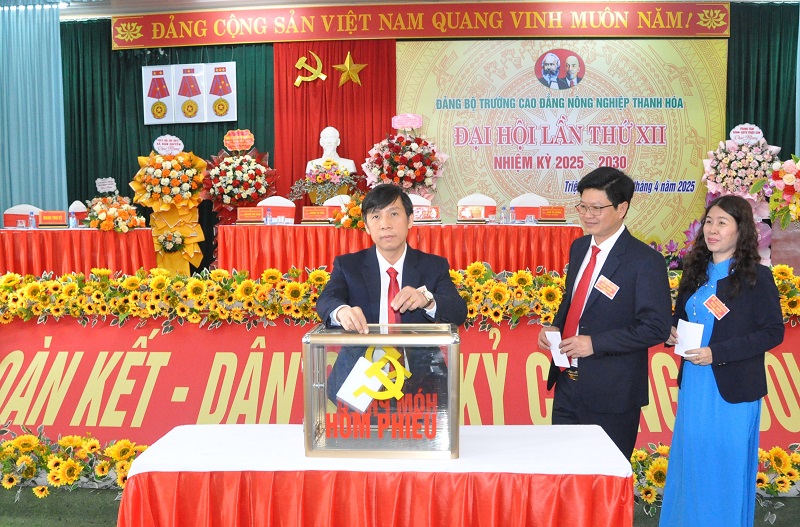 Đại hội lần thứ XII Đảng bộ Trường Cao đẳng Nông nghiệp m88 cá cược thể thao trực tuyến
