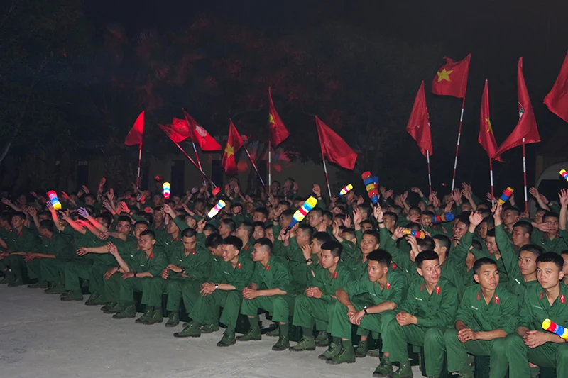 Đoàn văn công Quân khu 4 tổ chức chương trình nghệ thuật “Tự hào là người lính” 