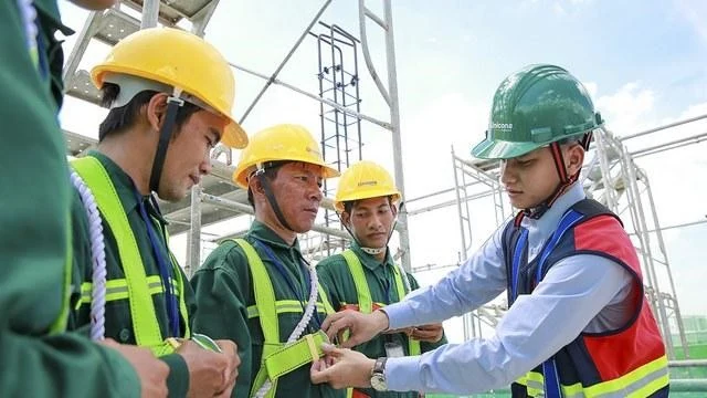 Khóa học an toàn lao động: Tầm quan trọng đối với người lao động và doanh nghiệp