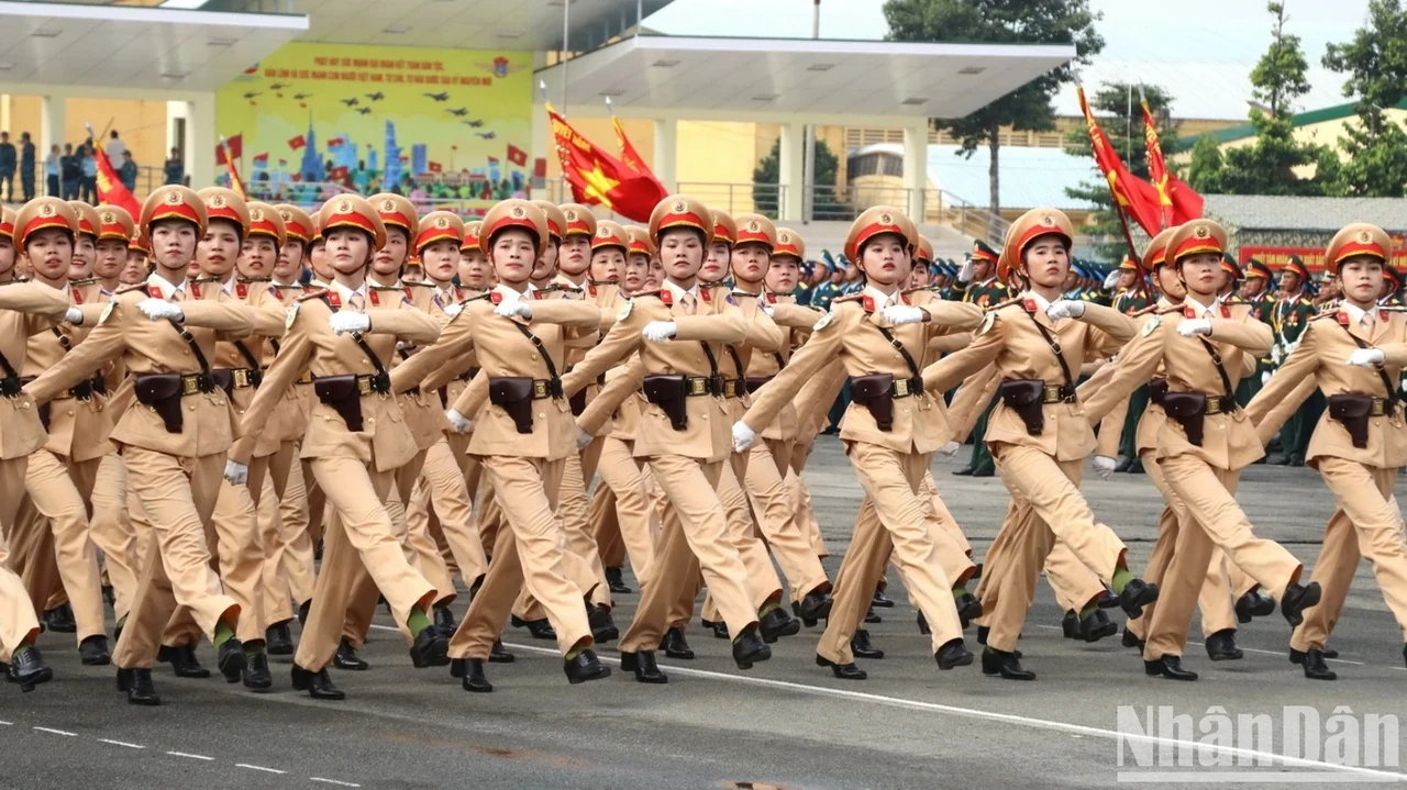 Tổng hợp luyện diễu binh chuẩn bị Đại lễ 30/4
