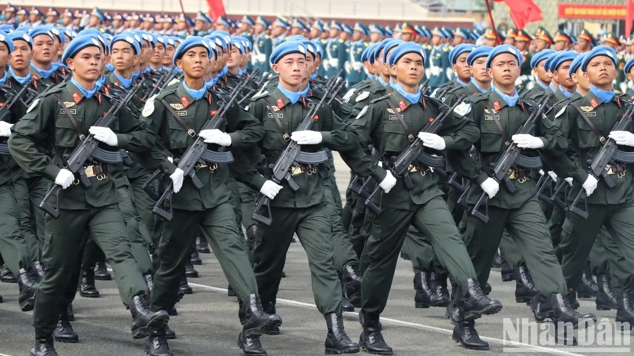Tổng hợp luyện diễu binh chuẩn bị Đại lễ 30/4