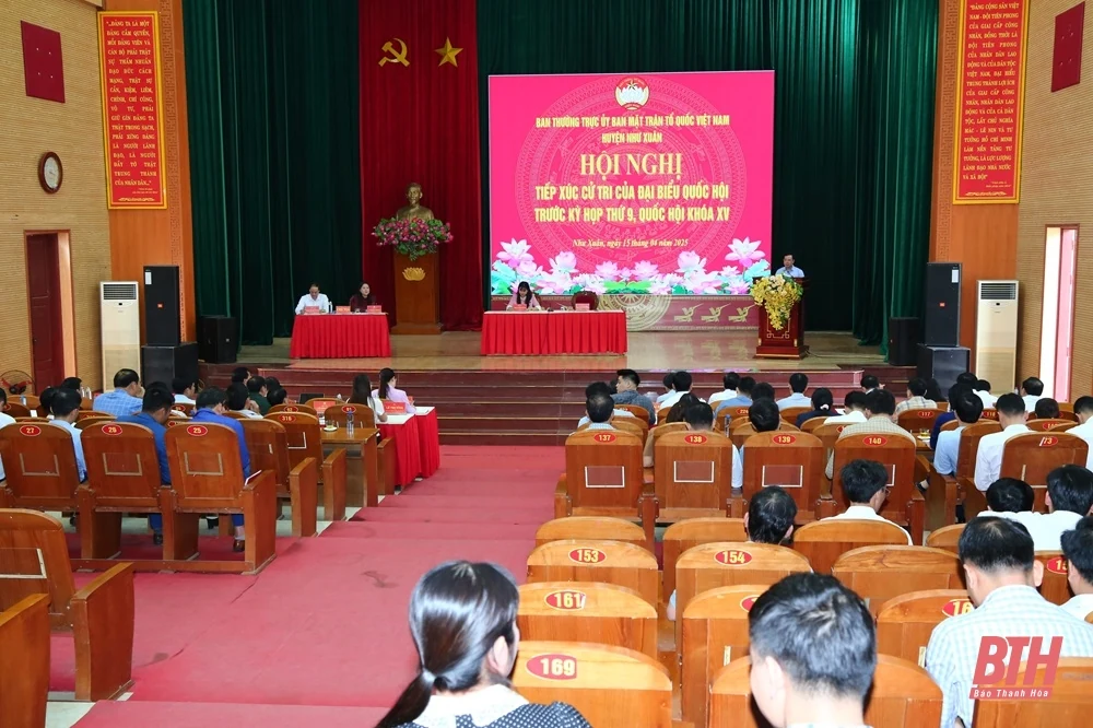 Phó Bí thư Thường trực Tỉnh ủy, Chủ tịch HĐND tỉnh, Trưởng Đoàn ĐBQH tỉnh Lại Thế Nguyên tiếp xúc cử tri tại Như Xuân
