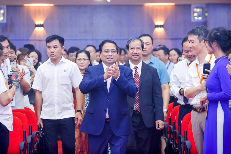 Thủ tướng: “Thần tốc táo bạo” để đưa Việt Nam trở thành trung tâm đổi mới sáng tạo