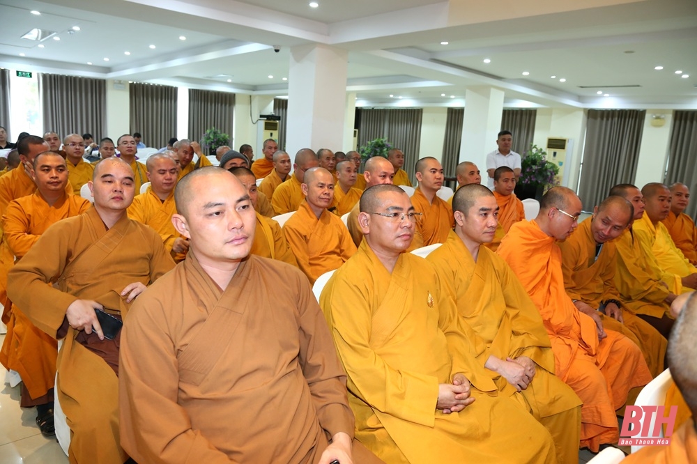 Lãnh đạo tỉnh gặp mặt và chúc mừng các chức sắc, chức việc Phật giáo nhân dịp lễ Phật đản (Phật lịch 2569 - Dương lịch 2025)