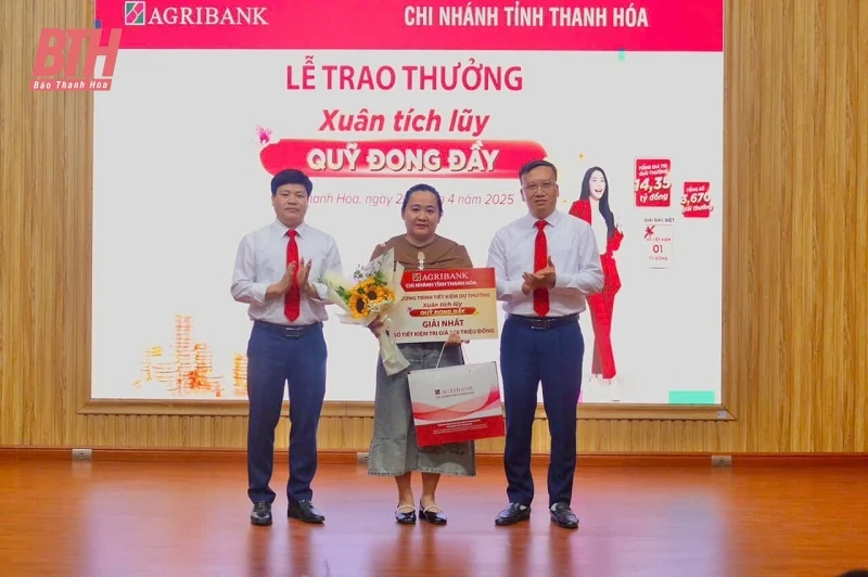 Agribank Thanh Hóa trao thưởng chương trình “Xuân tích lũy - Quỹ đong đầy”