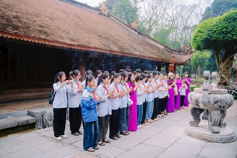 Tận hưởng son sắc LAMORI - LAM KINH vào những ngày đẹp nhất