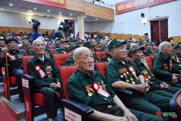 Bộ Nội vụ đề xuất tăng gần gấp đôi trợ cấp cho thanh niên xung phong