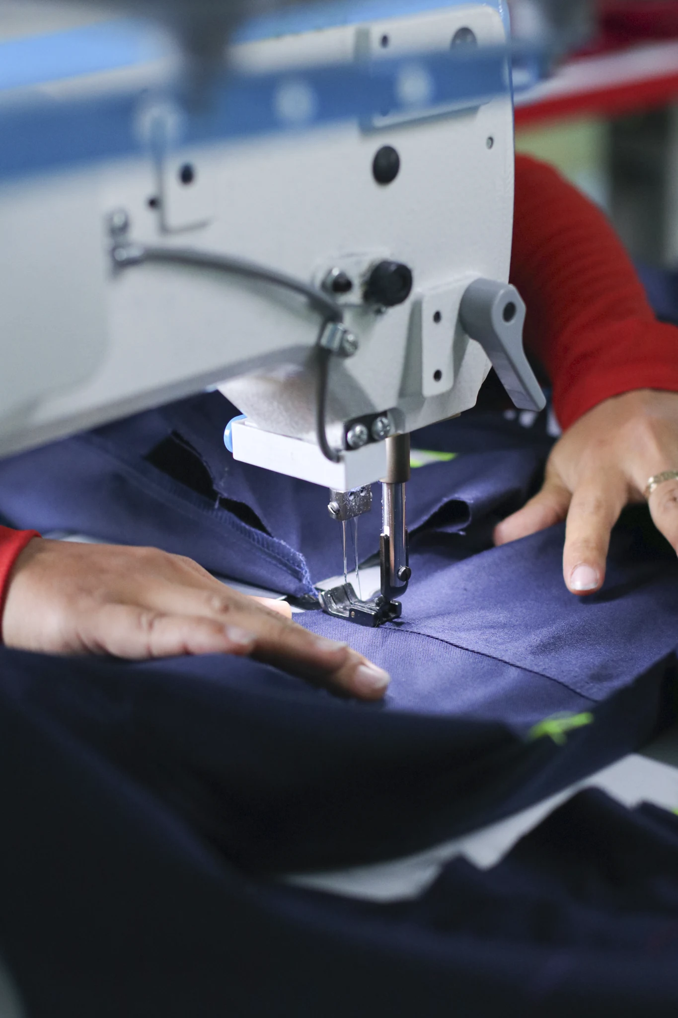 Công ty GAK - Cung cấp dịch vụ đặt may quần áo công nhân chuyên nghiệp