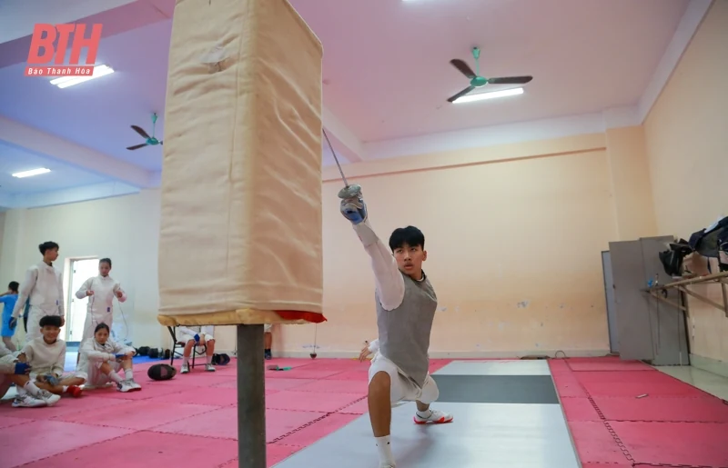 Vận động viên tập luyện không nghỉ lễ chuẩn bị cho các giải đấu lớn