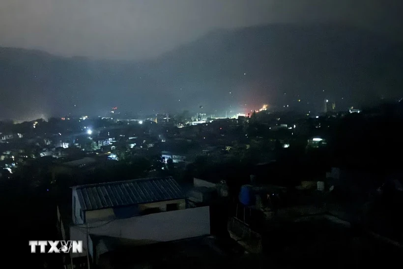 Nhiều hãng hàng không đổi hướng, hủy chuyến do giao tranh Ấn Độ-Pakistan