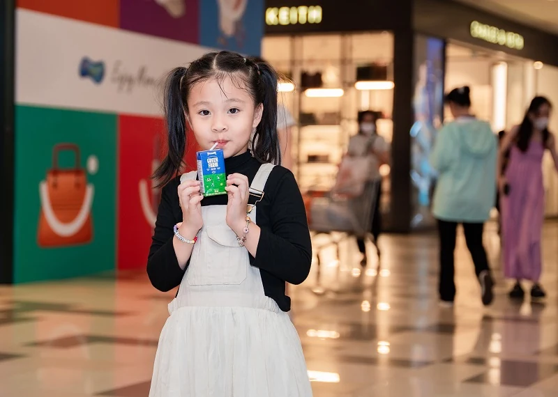 400 phép thử, 200 kiểm định: Vinamilk đặt lại chuẩn sữa tươi Việt