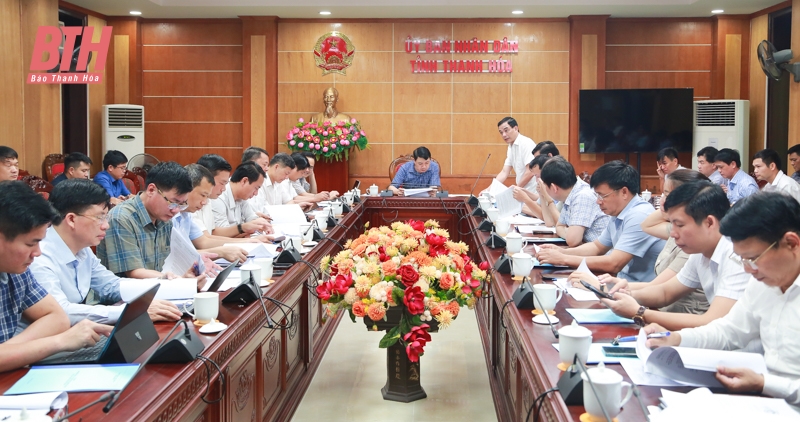 Phó Chủ tịch UBND dang nhap m88 Lê Đức Giang nghe báo cáo một số nội dung của ngành Nông nghiệp và Môi trường