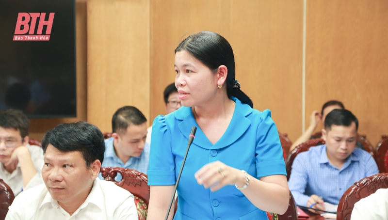 Phó Chủ tịch UBND dang nhap m88 Lê Đức Giang nghe báo cáo một số nội dung của ngành Nông nghiệp và Môi trường