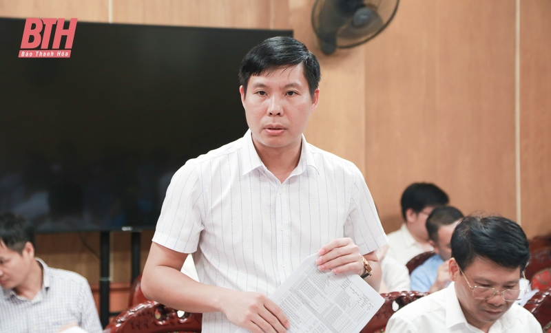 Phó Chủ tịch UBND dang nhap m88 Lê Đức Giang nghe báo cáo một số nội dung của ngành Nông nghiệp và Môi trường