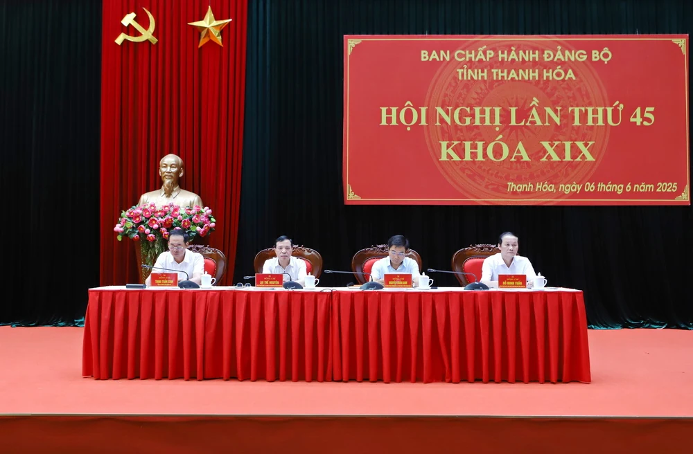 Ban Chấp hành Đảng bộ tỉnh thống nhất về tổ chức bộ máy, biên chế cơ quan MTTQ và các đoàn thể cấp tỉnh