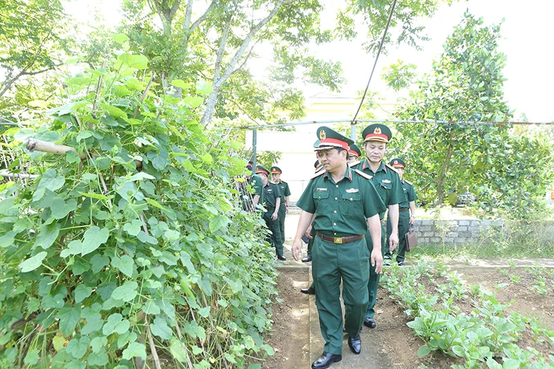 Quân khu kiểm tra công tác chuẩn bị tổ chức quân sự địa phương tại Bộ CHQS m m88 