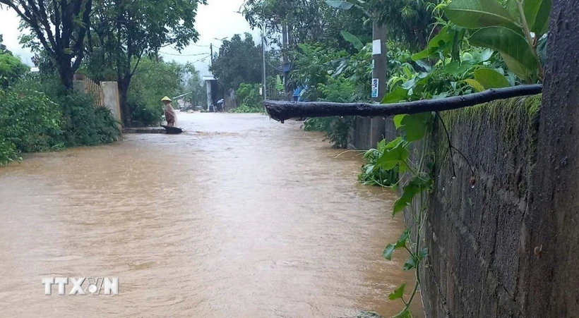 Mưa lớn làm 1 người chết, 1 người mất tích với nhiều thiệt hại ở các địa phương
