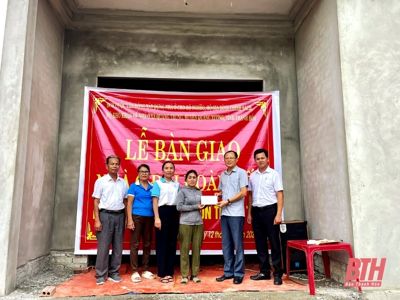 Bàn giao nhà đại đoàn m88 trang chủ cho hộ nghèo