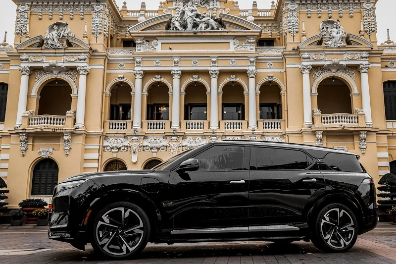 Chủ xe VF 9: Động cơ mạnh, nội thất sang, dịch vụ như Bentley mà chi phí bằng 0