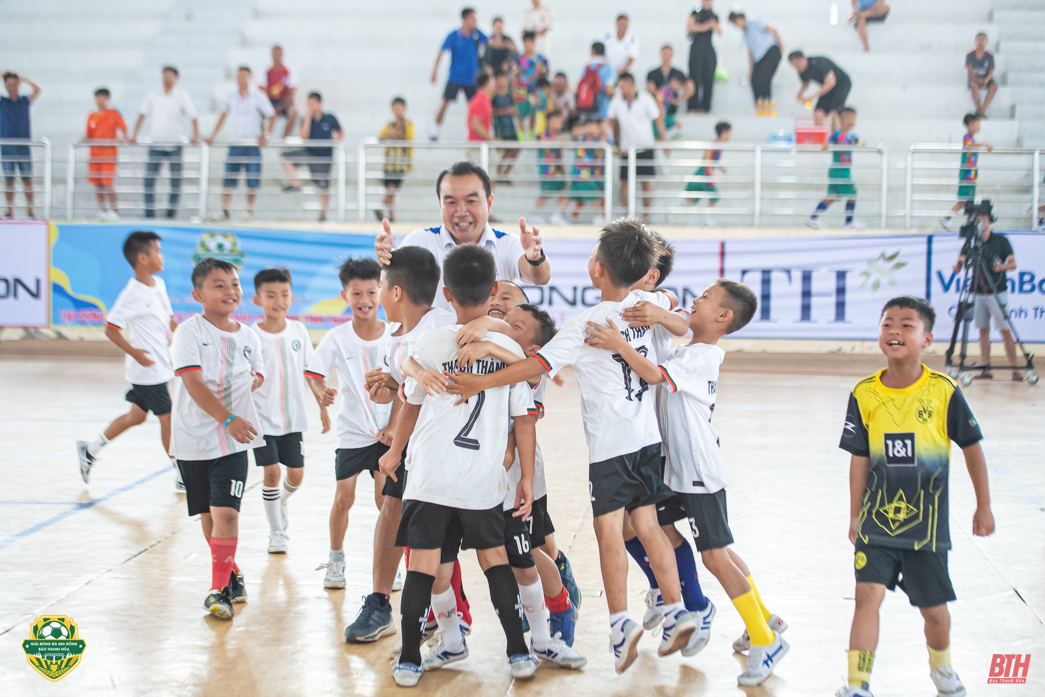 Loạt penalty nghẹt thở đưa Thạch Thành vào bán kết, chia tay ĐKVĐ U8 TP link đăng nhập m88 Hoá