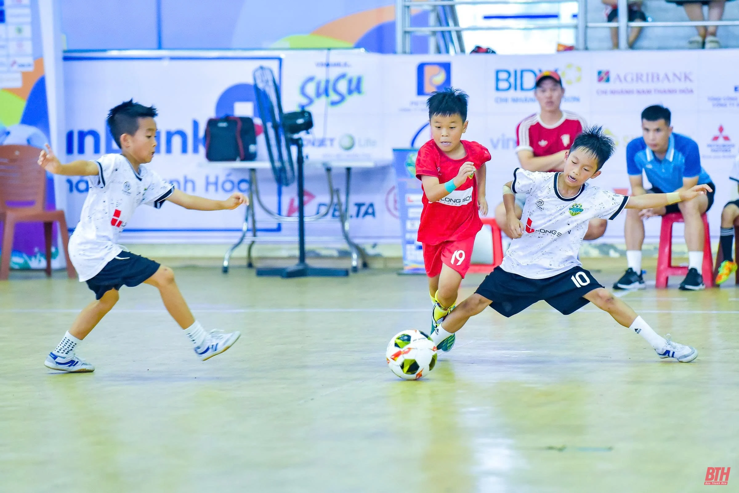 U8 và U10 Nghi Sơn cùng vào chung kết: Thành quả từ sự chuẩn bị chuyên nghiệp