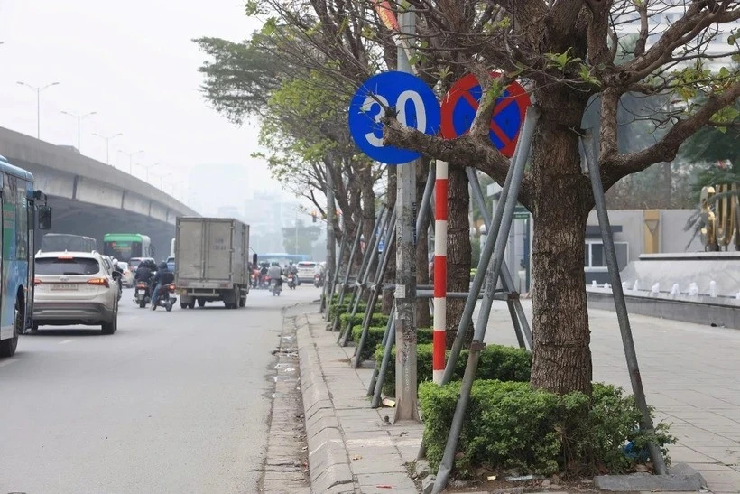 Sẽ tiếp tục xử lý các biển báo đường bộ còn tồn tại, hạn chế về thông tin