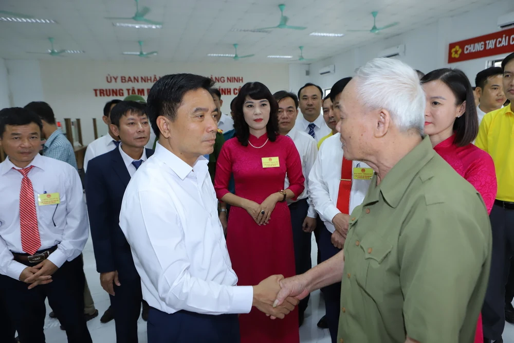 Bí thư Tỉnh ủy Nguyễn Doãn Anh: “Bộ máy cấp ủy, chính quyền xã mới hoạt động phải gần dân, sát dân, phục vụ Nhân dân”