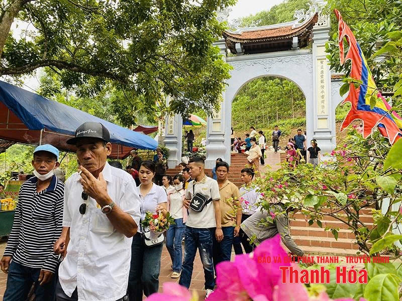 “Hàn Sơn kỳ ngộ duyên thiên sắc”